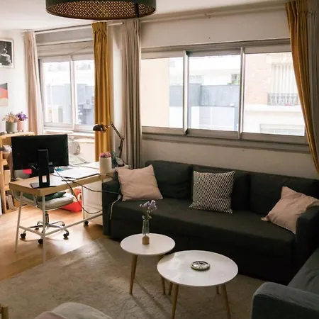 Nice Studio Near The Montparnasse Tower 파리
